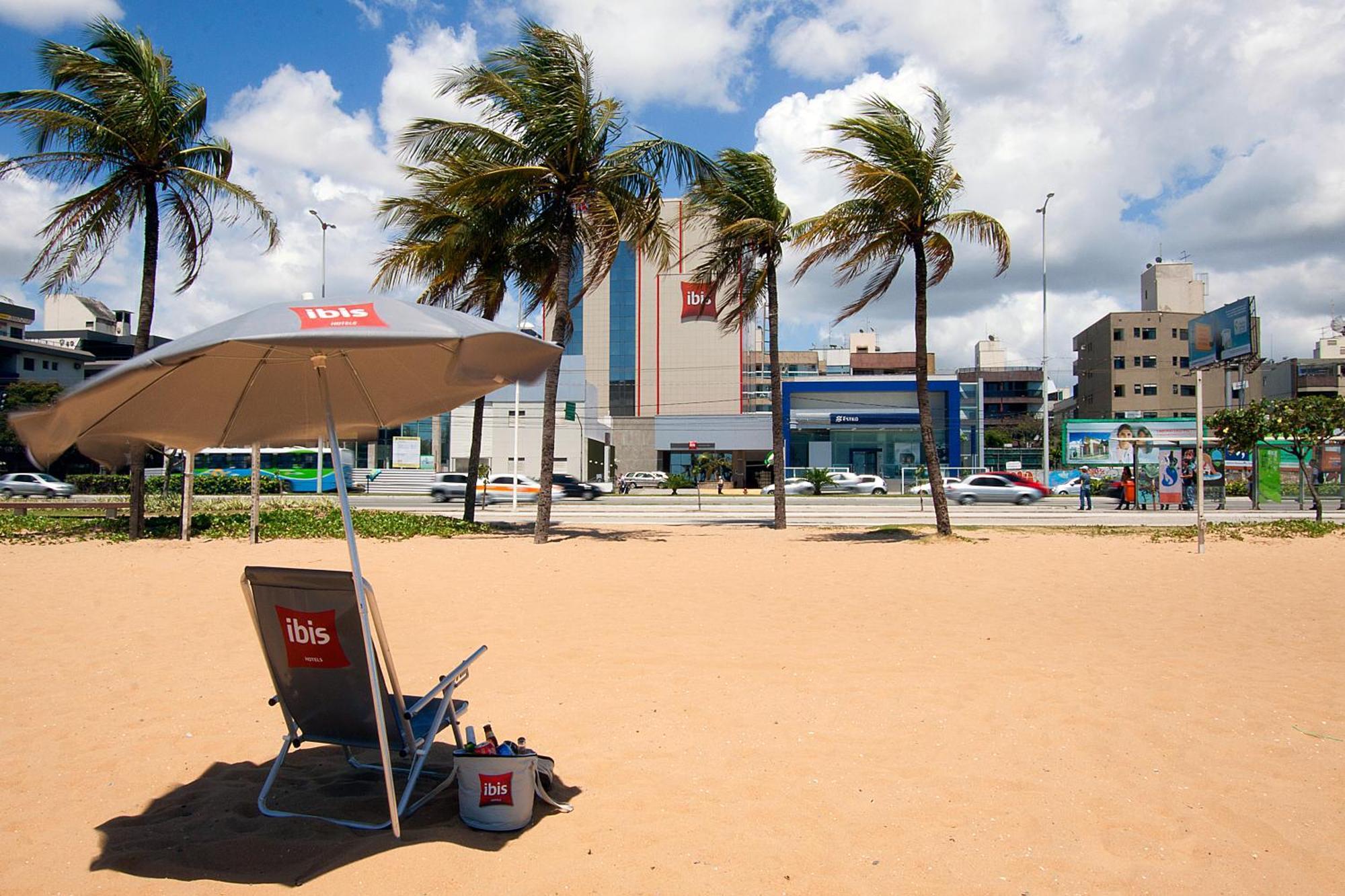 Ibis Vitoria Praia De Camburi Eksteriør bilde